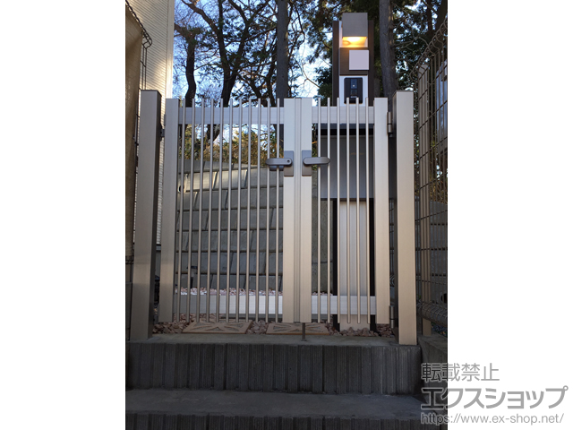 千葉県柏市のの門扉 シンプレオ門扉T1型 縦格子 両開き親子 門柱使用 施工例