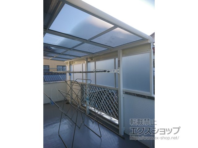 神奈川県横浜市のLIXIL リクシル（トステム）のバルコニー・ベランダ屋根 パワーアルファ F型 屋根タイプ 単体 積雪〜30cm対応 施工例