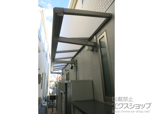 東京都練馬区のLIXIL リクシル（トステム）のテラス屋根 パワーアルファ F型 ルーフタイプ 単体 積雪〜30cm対応 施工例