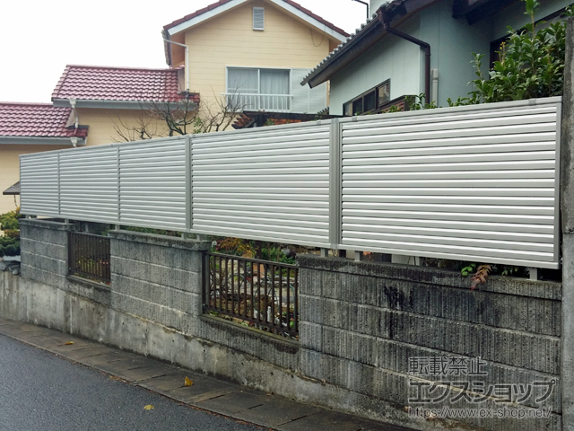 長崎県西彼杵郡長与町ののフェンス・柵 ミエーネフェンス 目隠しルーバータイプ 自由柱施工 施工例