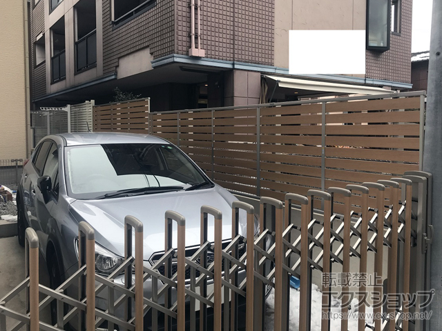 埼玉県越谷市ののフェンス・柵 ルシアスフェンスF04型 横板 複合カラー 2段支柱 自立建て用（パネル1段） 施工例