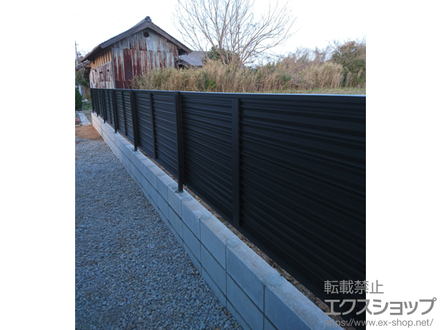三重県四日市市ののフェンス・柵 ミエーネフェンス 目隠しルーバータイプ 自由柱施工 施工例