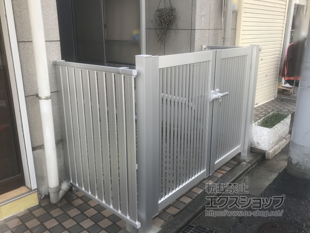 東京都大田区のの門扉 シンプレオ門扉10型 たて粗格子 両開き親子 門柱使用 施工例