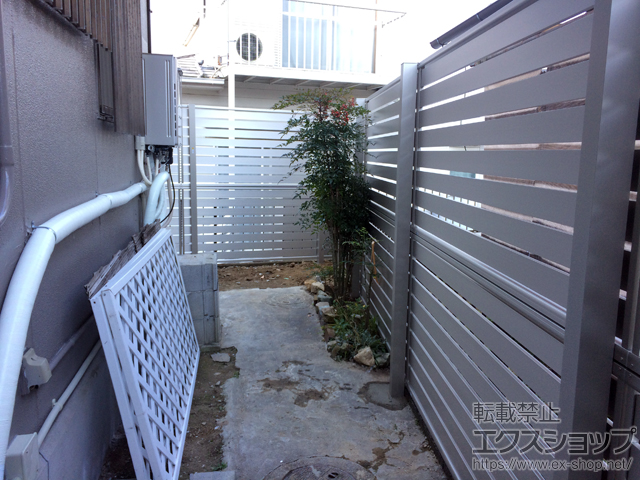 兵庫県神戸市ののフェンス・柵 シンプレオフェンスSY1型 横半目隠し 2段支柱 自立建て用（パネル2段） 施工例