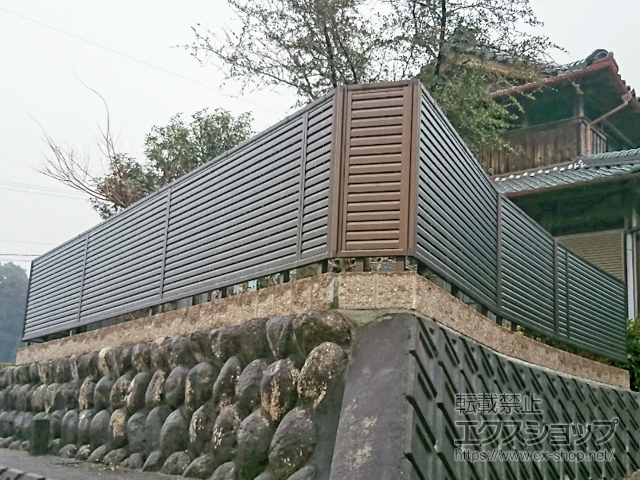 三重県亀山市ののフェンス・柵 ミエーネフェンス 目隠しルーバータイプ 自由柱施工 施工例