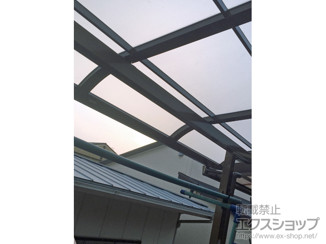 大阪府大阪市ののバルコニー・ベランダ屋根 スピーネ R型 屋根タイプ 単体 積雪〜20cm対応 施工例