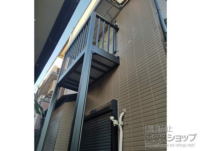 東京都練馬区のLIXIL リクシル（トステム）のバルコニー ビューステージHスタイル 縦太格子 単体 柱建て式 施工例