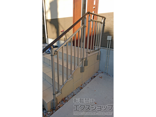 東京都東村山市のの手すり パルトナーUDフェンス3型(手すり) たて格子タイプ 樹脂笠木A型（円形） 施工例