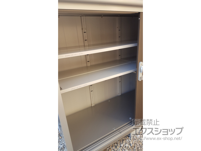 千葉県柏市のの物置・屋外倉庫 エスモ 一般型 1797×750×1501 ESE-1807E-DW 施工例