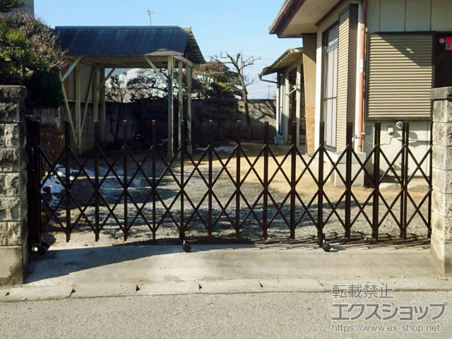 群馬県伊勢崎市ののカーゲート トリップゲート RB型 ノンレール 片開き 44S 施工例