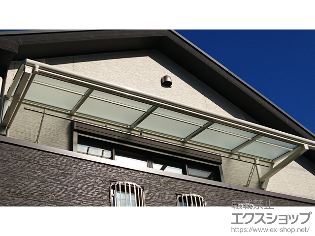 東京都足立区ののバルコニー・ベランダ屋根 ヴェクターテラス R型 ルーフタイプ 単体 積雪〜20cm対応 施工例