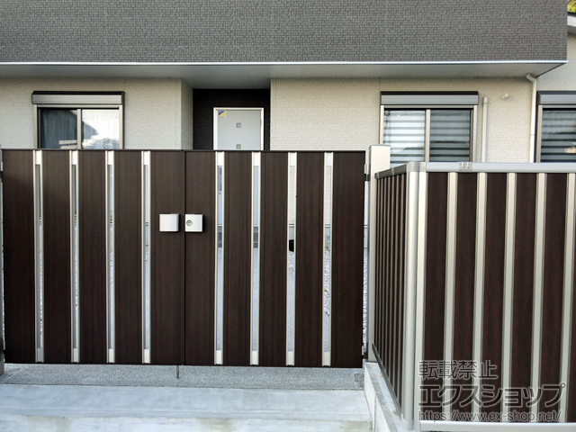 高知県香南市のの門扉 【特注】ルシアス門扉AS01型 たてスリット 両開き 複合カラー 門柱使用 施工例