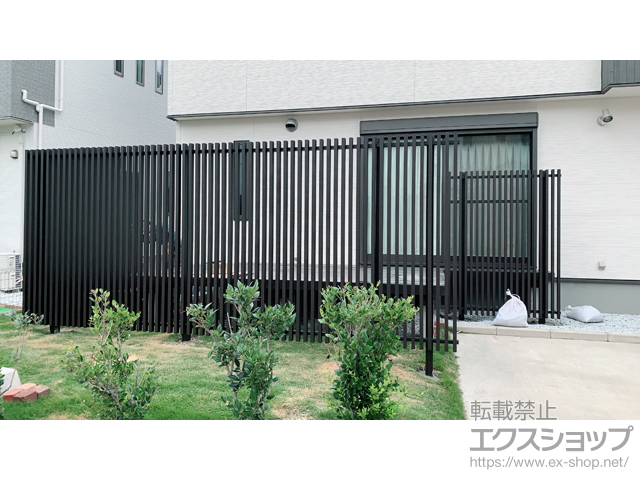 福岡県福岡市ののフェンス・柵 ルシアス スクリーンフェンスS02型 木調色 自由柱施工 施工例