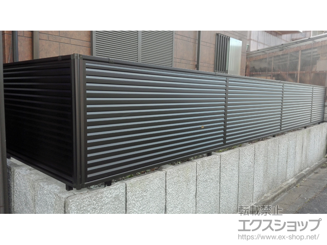 三重県名張市ののフェンス・柵 ミエーネフェンス 目隠しルーバータイプ 自由柱施工 施工例