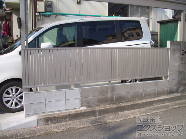 兵庫県加古川市ののフェンス・柵 シンプレオフェンス4型 たて太格子 自由柱タイプ 施工例