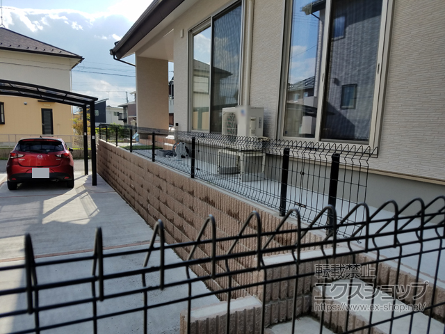 福島県須賀川市ののフェンス・柵 メッシュフェンス G10-R 自在柱 施工例