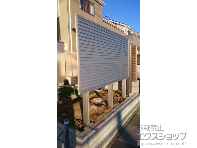 埼玉県久喜市ののフェンス・柵 シンプレオフェンス13型 目隠しルーバー 2段支柱 自立建て用 施工例