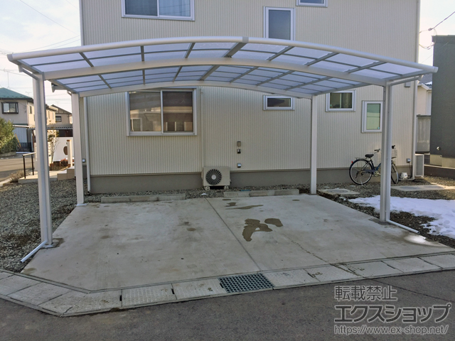 栃木県那須塩原市ののカーポート ネスカR (ラウンドスタイル) ワイド 積雪〜20cm対応 施工例