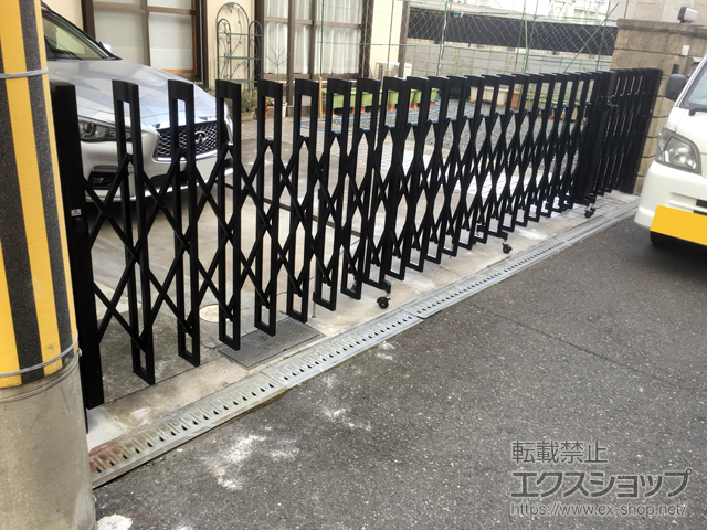 大阪府高槻市ののカーゲート アルシャインII M型 Aタイプ ノンレール 両開き親子 （150+470）WP 施工例