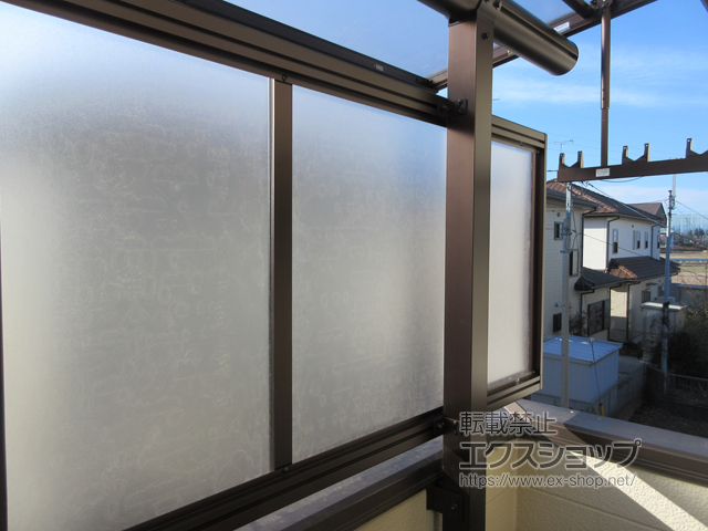 埼玉県熊谷市ののバルコニー・ベランダ屋根 ヴェクターテラス F型 屋根タイプ 単体 積雪〜20cm対応＋ヴェクターテラス 前面パネル 施工例