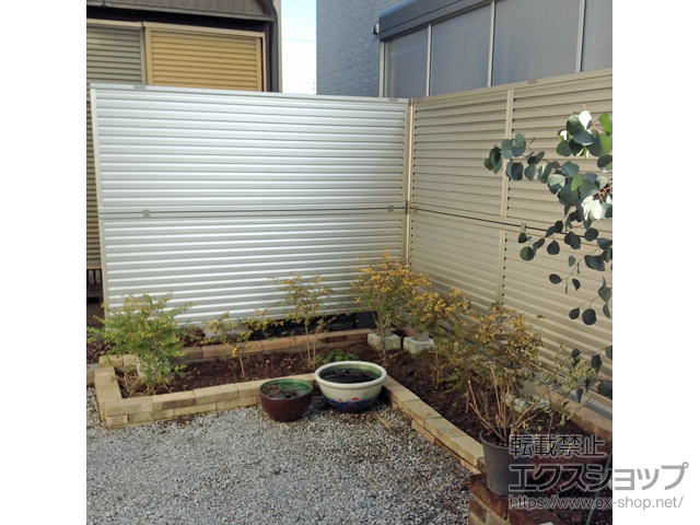 岐阜県岐阜市ののフェンス・柵 ミエーネフェンス 目隠しルーバータイプ 2段支柱 施工例