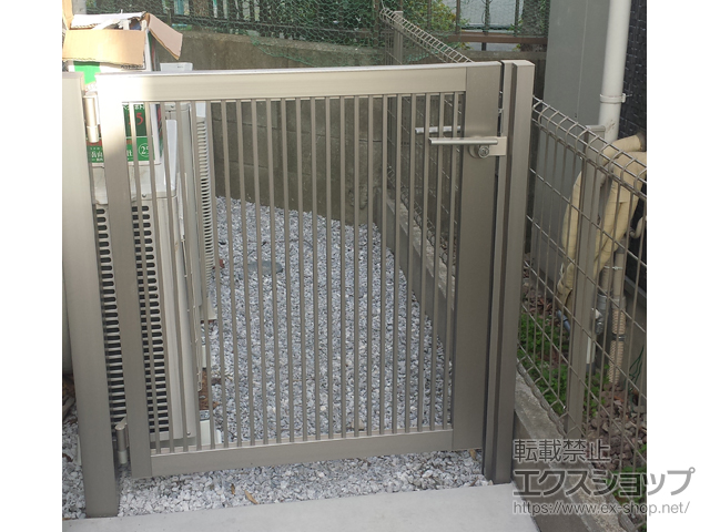 神奈川県横浜市のの門扉 プレスタ門扉 2型 細たて桟 片開き 柱使用 施工例