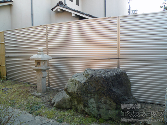 大阪府高槻市ののフェンス・柵 ミエーネフェンス 目隠しルーバータイプ 2段支柱 施工例