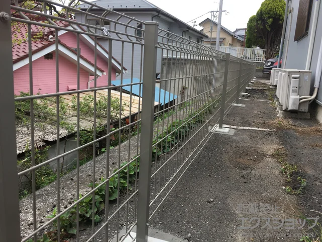 東京都町田市のLIXIL リクシル(TOEX)のフェンス・柵・塀 ハイグリッドフェンスUF8型 フリーポールタイプ 施工例