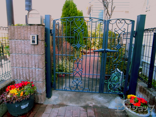 神奈川県横浜市のの門扉 キャスリート5型 両開き親子 門柱タイプ 施工例