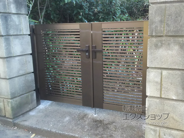 東京都八王子市のの門扉 ライシス門扉 1型 細横桟 両開き親子 柱使用 施工例