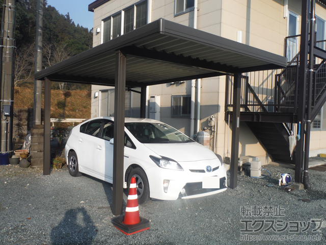 熊本県山鹿市のLIXIL リクシル（トステム）のカーポート テリオスポートIII 900 角柱4本仕様 積雪〜30cm対応 施工例
