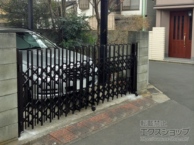 東京都練馬区ののカーゲート トリップゲート ペットガード型 ノンレール 片開き 33S 施工例