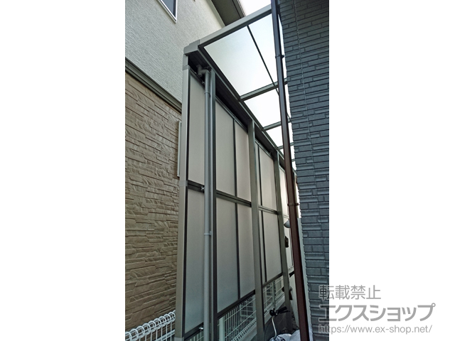 広島県広島市ののテラス屋根 スピーネ F型 テラスタイプ 連棟 積雪〜20cm対応 ※はね出し納まり 施工例