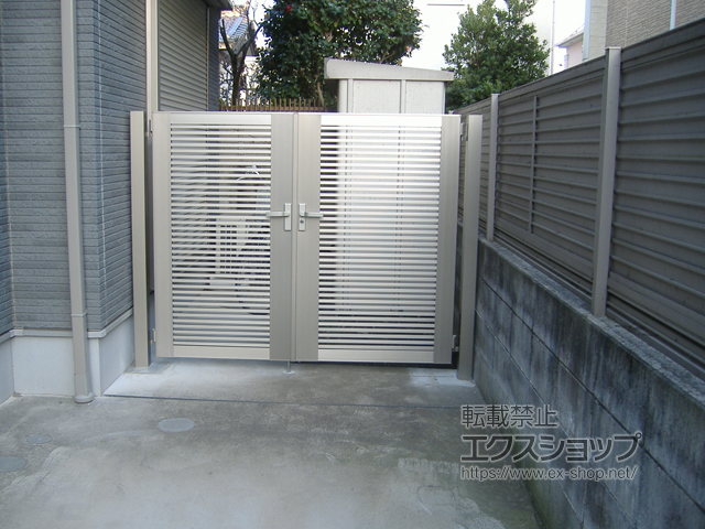 東京都世田谷区のの門扉 ライシス門扉 1型 細横桟 両開き 柱使用 施工例