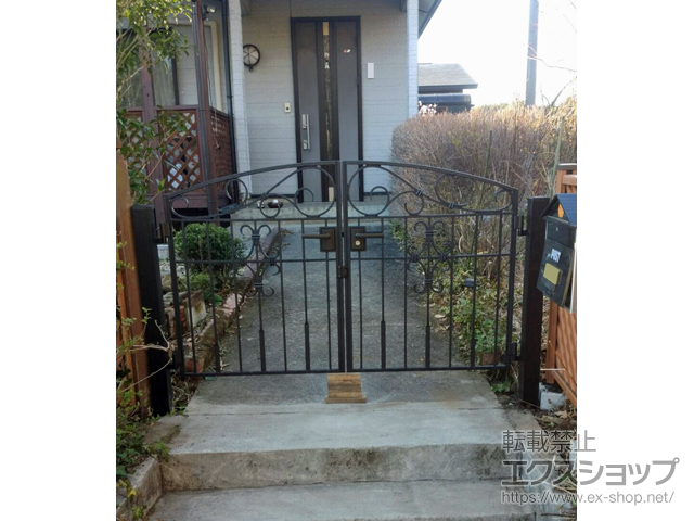 栃木県那須郡那須町のの門扉 コラゾン2型 両開き　柱使用 施工例