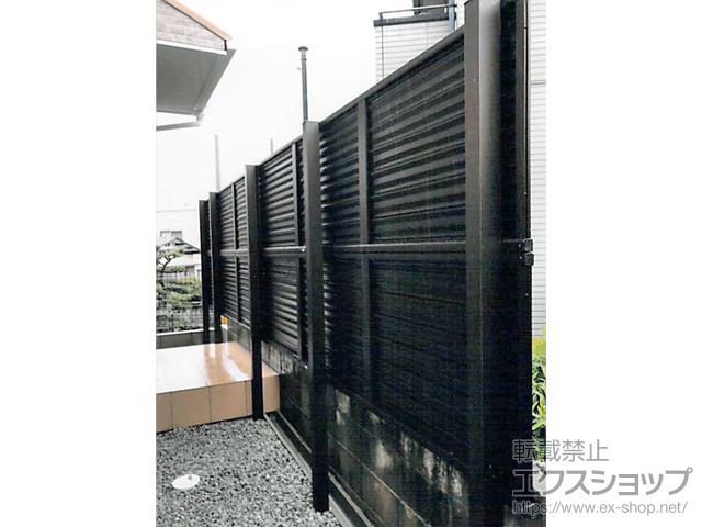 奈良県橿原市ののフェンス・柵 ミエーネフェンス 目隠しルーバータイプ 自由柱　※柱別途 施工例