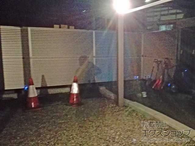 新潟県新発田市ののフェンス・柵 ミエーネフェンス 目隠しルーバータイプ 2段支柱 自立建て用（パネル2段） 施工例