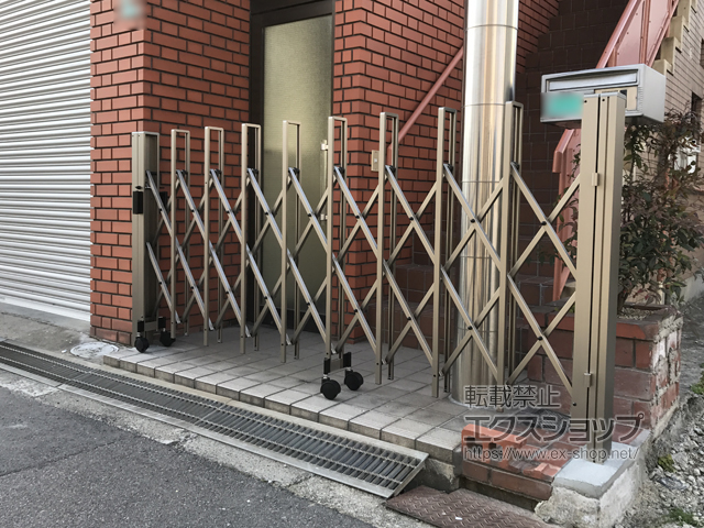 大阪府大阪市ののカーゲート トリップゲート RA型 ノンレール 片開き 27S 施工例