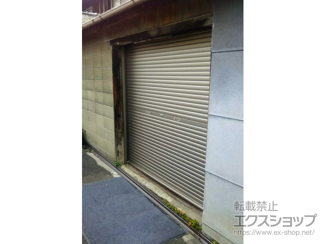 大阪府大阪市のLIXIL リクシル（トステム）のガレージシャッター ガレージシャッタークワトロ 手動式 内部付タイプ 施工例