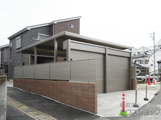 神奈川県横須賀市のLIXIL リクシル（トステム）のカーポート テリオスポートIII 900 2台用 奥行延長 角柱6本仕様 積雪〜30cm対応 施工例