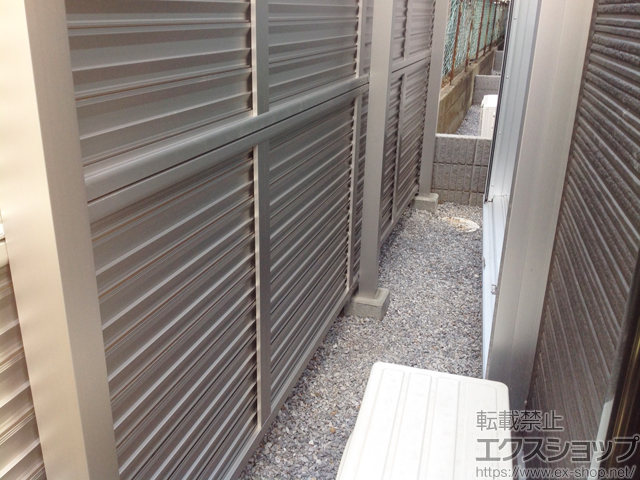 埼玉県さいたま市ののフェンス・柵 ミエーネフェンス 目隠しルーバータイプ 2段支柱 施工例