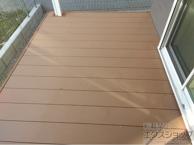 �ޗǌ����Ŏs��YKKAP�̃E�b�h�f�b�L ���E�b�h�f�b�L 200 �{�H��