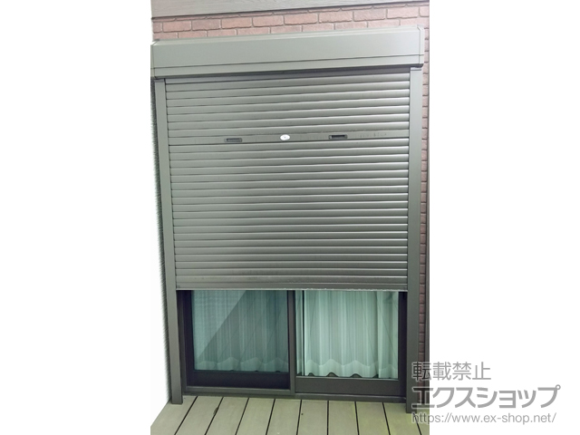 神奈川県小田原市のLIXIL リクシル（トステム）の窓シャッター リフォームシャッター イタリヤ 手動式 施工例