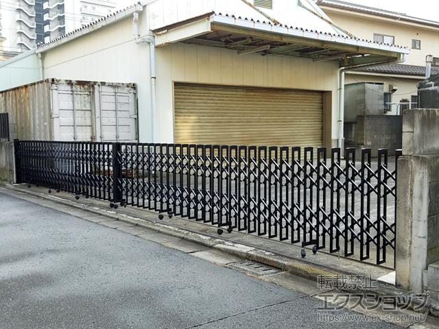 埼玉県川口市ののカーゲート トリップゲート イノーバH キャスタータイプ 両開き 116W（58S+58M） 施工例