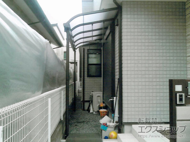 埼玉県戸田市ののテラス屋根 スピーネ R型 テラスタイプ 単体 積雪〜20cm対応 施工例