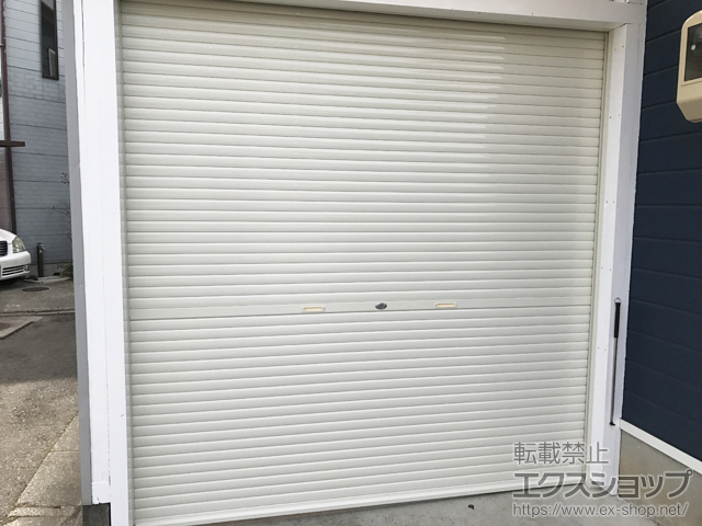 宮城県仙台市のLIXIL リクシル（トステム）のガレージシャッター ガレージシャッタークワトロ 手動式 内部付タイプ 施工例