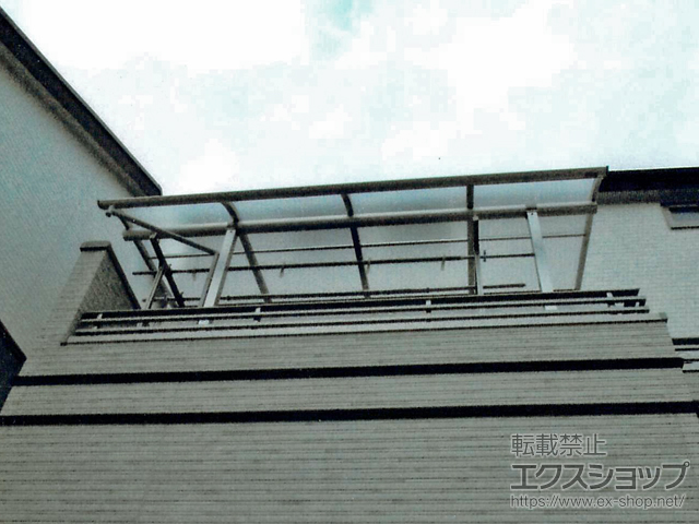 埼玉県桶川市ののバルコニー・ベランダ屋根 プレシオステラス R型 屋根タイプ 単体 積雪〜20cm対応 施工例