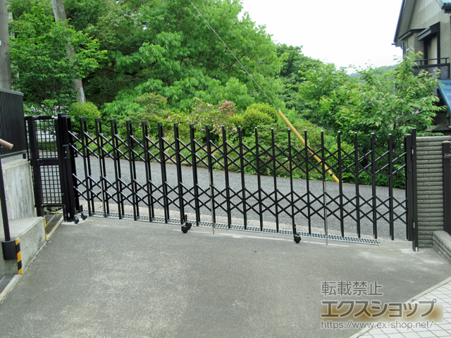 東京都日野市ののカーゲート カムフィS 傾斜地対応 キャスタータイプ 片開きタイプ 41S 施工例