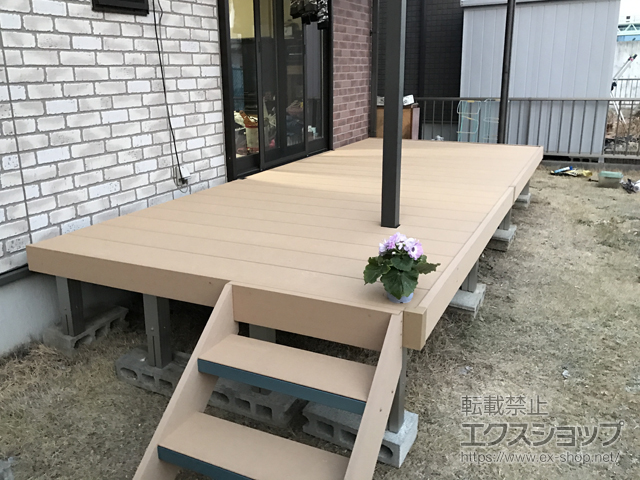 三重県四日市市ののウッドデッキ リウッドデッキ 200 施工例