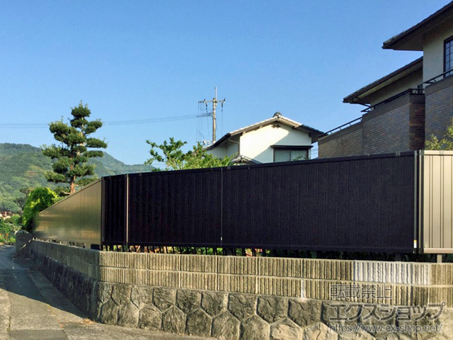 佐賀県武雄市ののフェンス・柵 レスティナフェンス8型 たて目隠し 自由柱施工 施工例